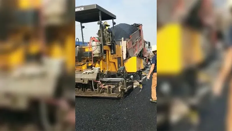 Гусеничный асфальтоукладчик GYA4500