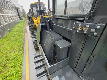 Гусеничный бульдозер YD220